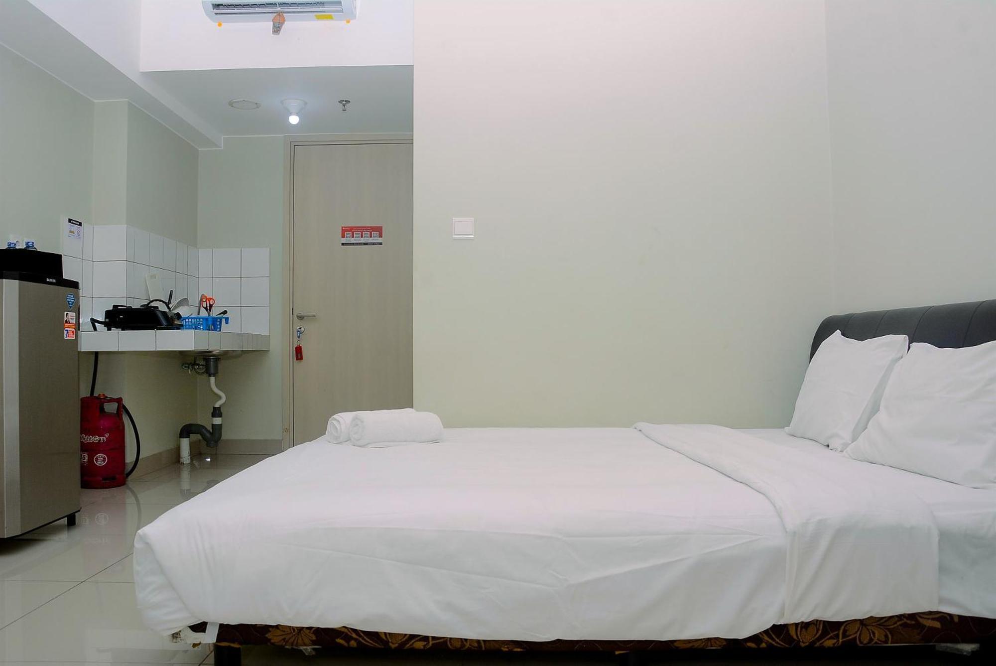 Fully Furnished With Comfortable Design Springlake Summarecon By Travelio Apartemen *
